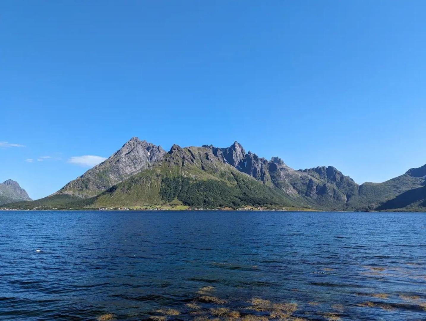فيلا Nydelig Hytte Med Fantastisk Beliggenhet Ved Sjoen Laupstad المظهر الخارجي الصورة